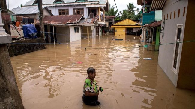 Manado Terendam Banjir Pasca Diguyur Hujan Deras