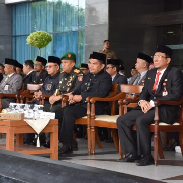 Hasanuddin Mas’ud dan Akhmed Reza Fachlevi saat menghadiri Hardiknas tahun 2023, Selasa (2/5/2023)