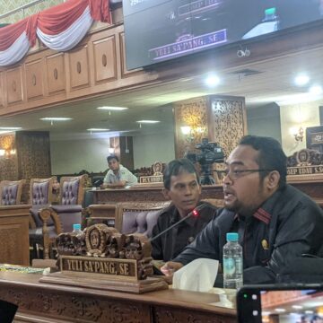 Faizal Rachman Lakukan Interupsi dalam Rapat Paripurna Ke 28 DPRD Kutim