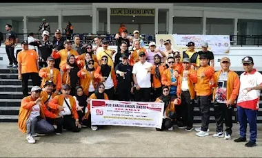 Wakil Bupati Soppeng Lepas Jalan Santai Peringatan Hari Guru Nasional 2025