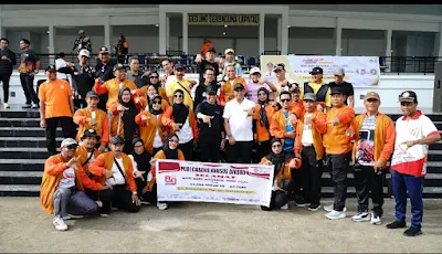 Wakil Bupati Soppeng Lepas Jalan Santai Peringatan Hari Guru Nasional 2025