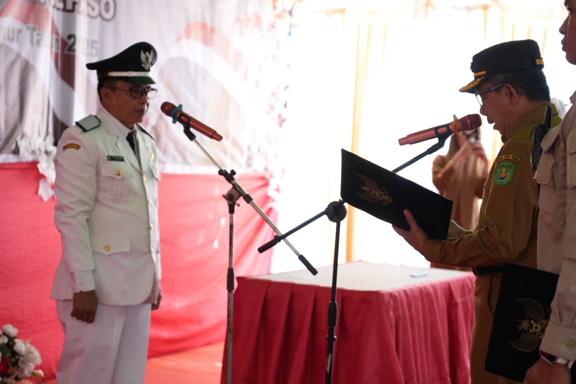 Lantik Kades Sepaso Selatan, Bupati Tekankan Pengelolaan Dana RT Rp 250 Juta